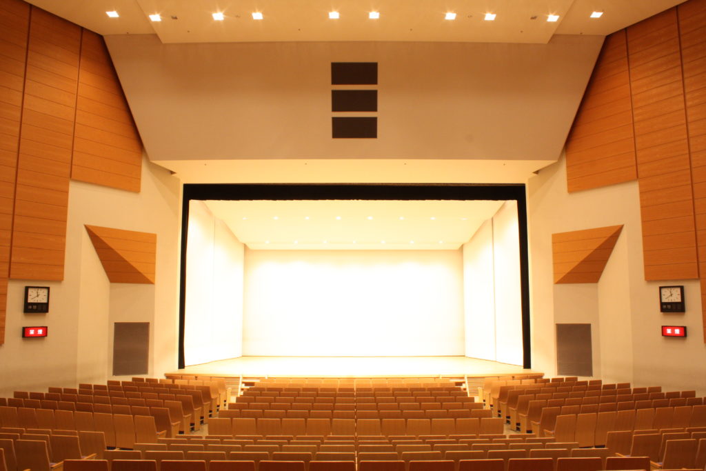 泉公会堂の画像03