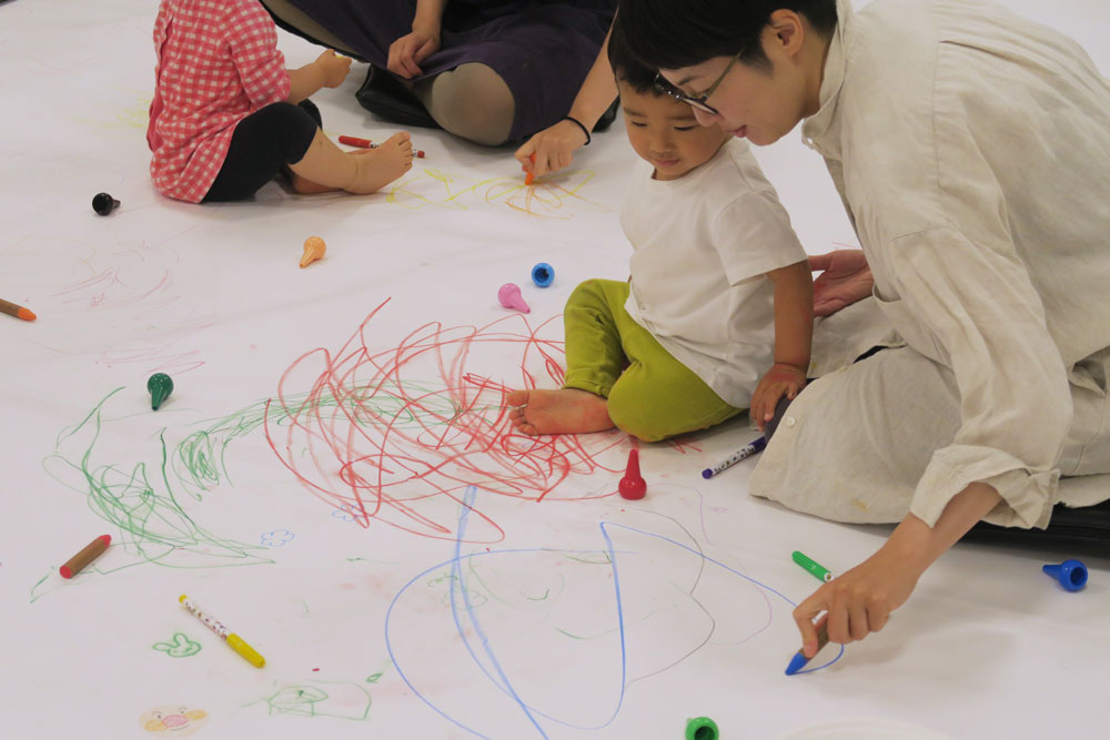 【開催中止】  大人のためのアトリエ講座「親が知っておきたい～紙あそび・お絵かきあそび～」の画像