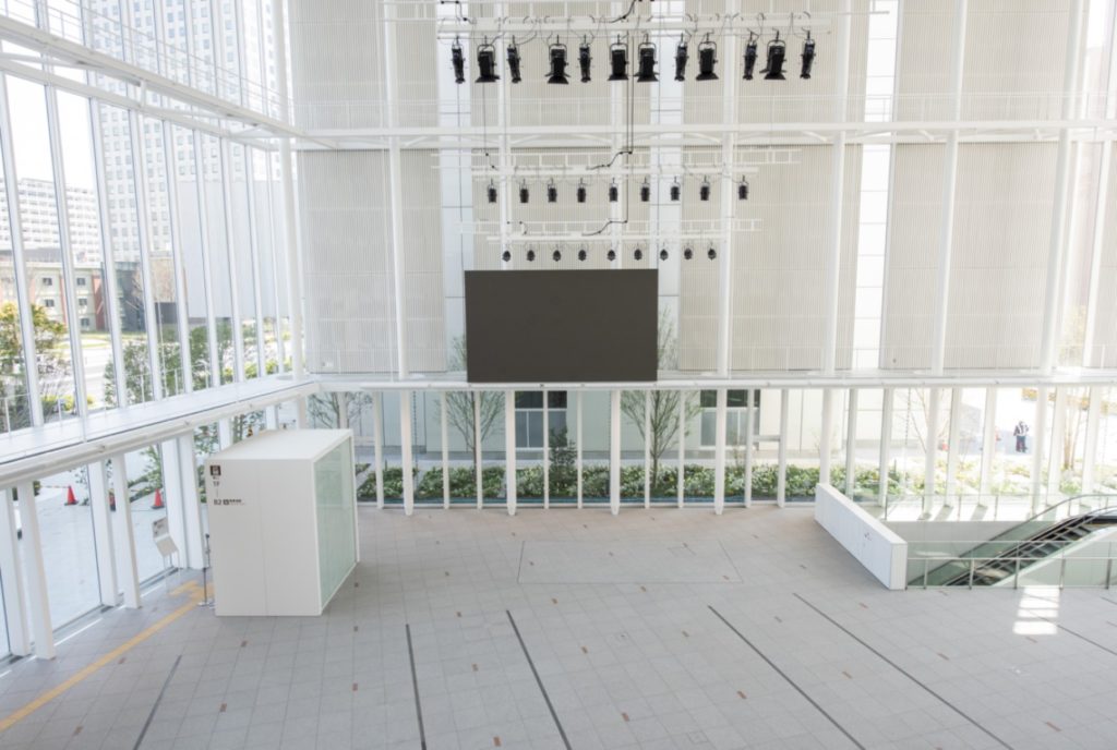 横浜市役所アトリウムの画像01